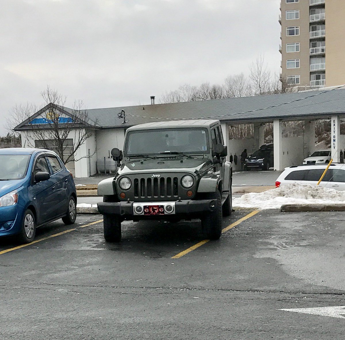 mattcorkum's tweet photo. @hfxcantpark Doozy at Timmy’s on Northwest Arm Dr: https://t.co/83T9oJ8pqx