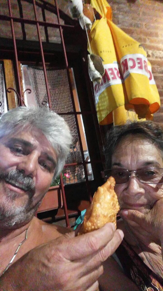 GermanLaRioja's tweet photo. Así se vive #Chayero2017 en Villa Gesell en la peña de @fermatucho @elmatucho el rey de la aceituna @sanagastaciudad @apariciojose27 https://t.co/KfScUCbIgr