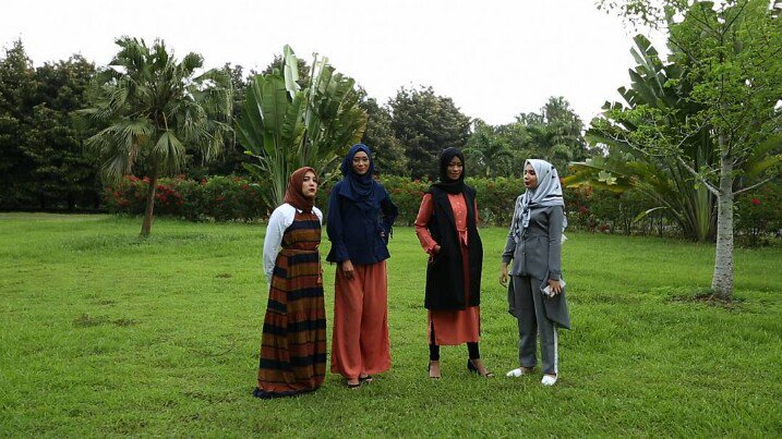 barokah_widi's tweet image. Fav #teamzaskia, krena mach bnget selingan warnanya ditambah outer mmbuat looknya tmpak simple tapi ttp stylish #prettyinsalmon @DuaHijabT7