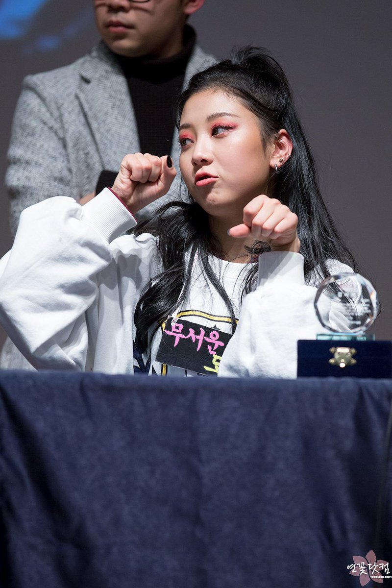 170120 동자아트홀 팬싸인회 #CLC #승연 (<a href="/CUBECLC/">CLC·씨엘씨</a> )
#씨엘씨 #장승연 #CRYSTYLE #무서운도깨비 #도깨비
19961106.com/107