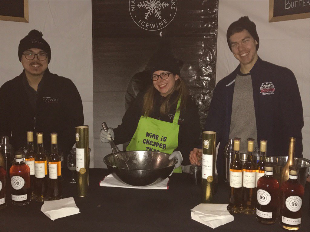 influencermom's tweet photo. #triuswines#IcewineFestival #buttertarts #mmmmdelish https://t.co/GqIv8j5RF7
