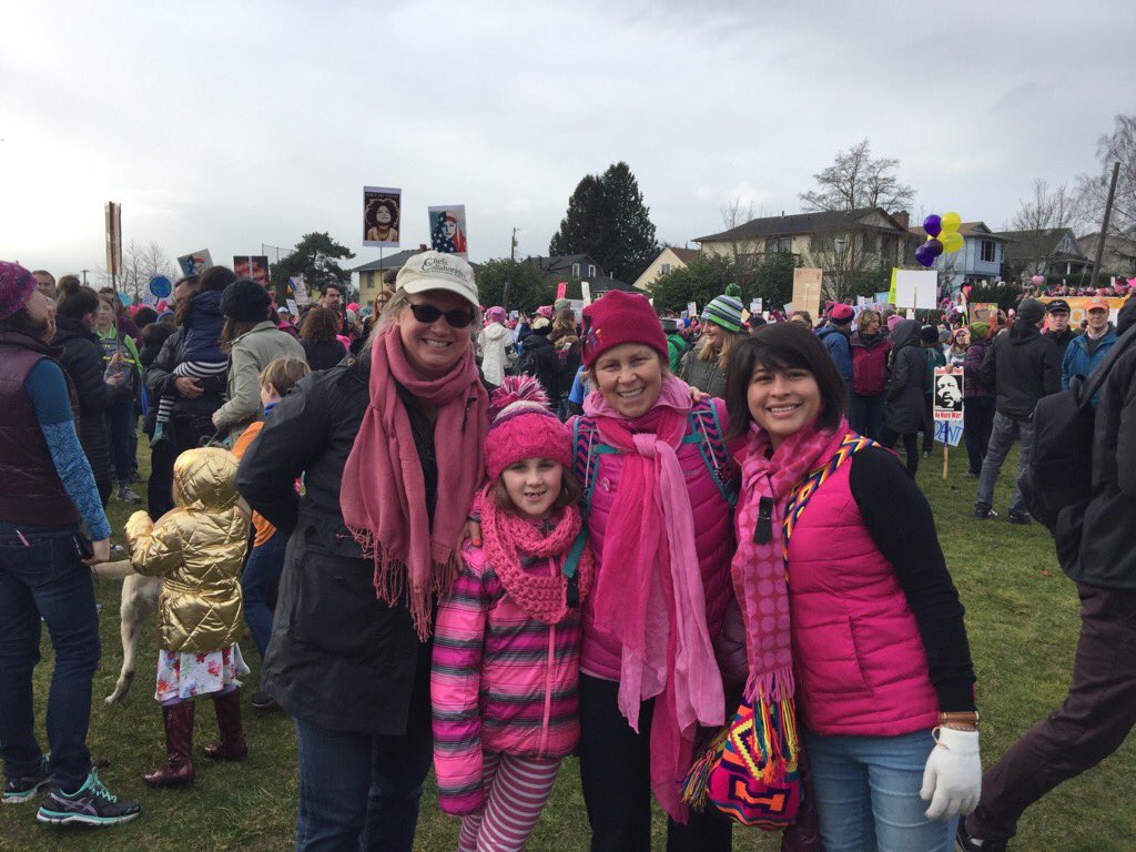 karenclarkcole's tweet photo. We are moving the country forward! #RibbonsOfResistsnce https://t.co/NxV9Fpa26P