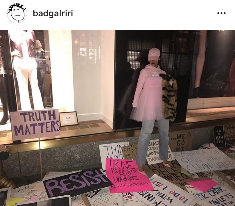Leomie_Anderson's tweet photo. .@rihanna in the @lappthebrand THIS PUSSY GRABS BACK hoodie for the #WomensMarch in NYC!

https://t.co/Sf8n2mXdko 🦄 https://t.co/NHoLkTygn2