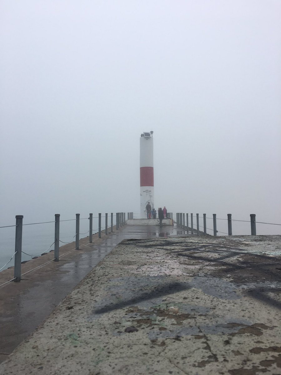 tmacroc17's tweet photo. Ontario Beach Pier, 01/21/17 https://t.co/NAcrQPM2LC