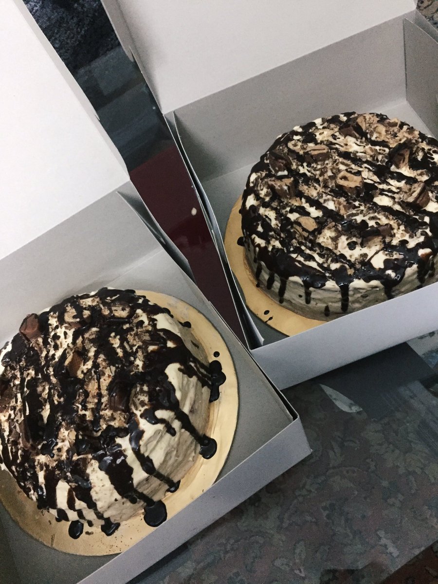 fatihahharoza's tweet photo. #cakecloseup 🎂 https://t.co/LCICBOCfDC