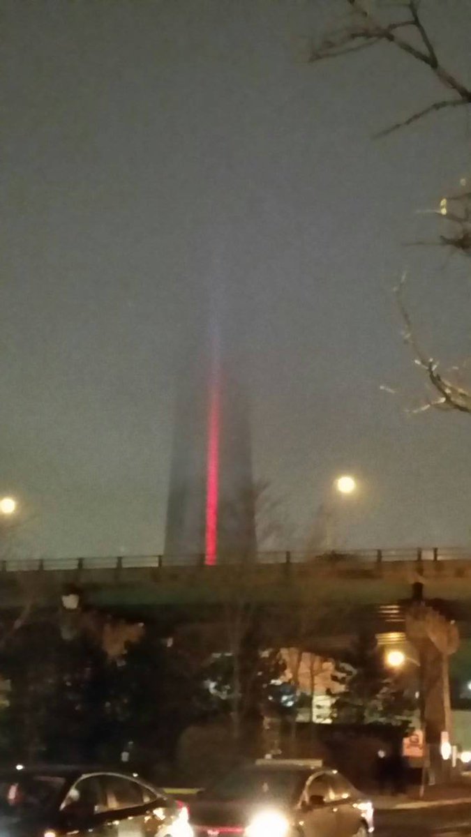 JenniferKerwood's tweet photo. I spy with my little eye... Oh, wait. #fog #Toronto #MissingIcon @TourCNTower https://t.co/puiABCGSxY