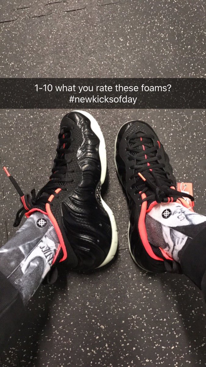 tailopez's tweet photo. What's your rating on these new foams 1-10? #kicksofday https://t.co/INvwW0UMc1