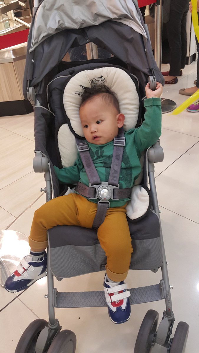 blue4id's tweet photo. My boy 😂😂 https://t.co/sMCRaKfONs
