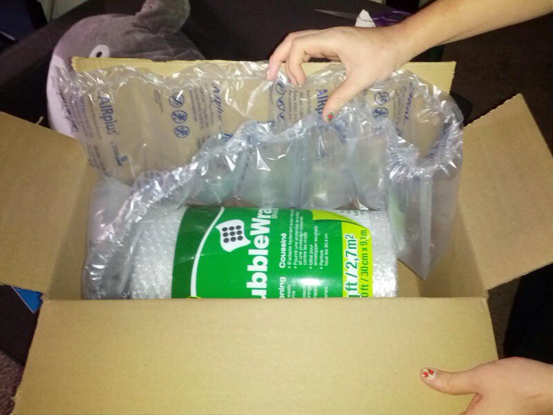 YouHadOneJ0B's tweet photo. How Amazon ships bubble wrap. https://t.co/0dTVMNaIRK