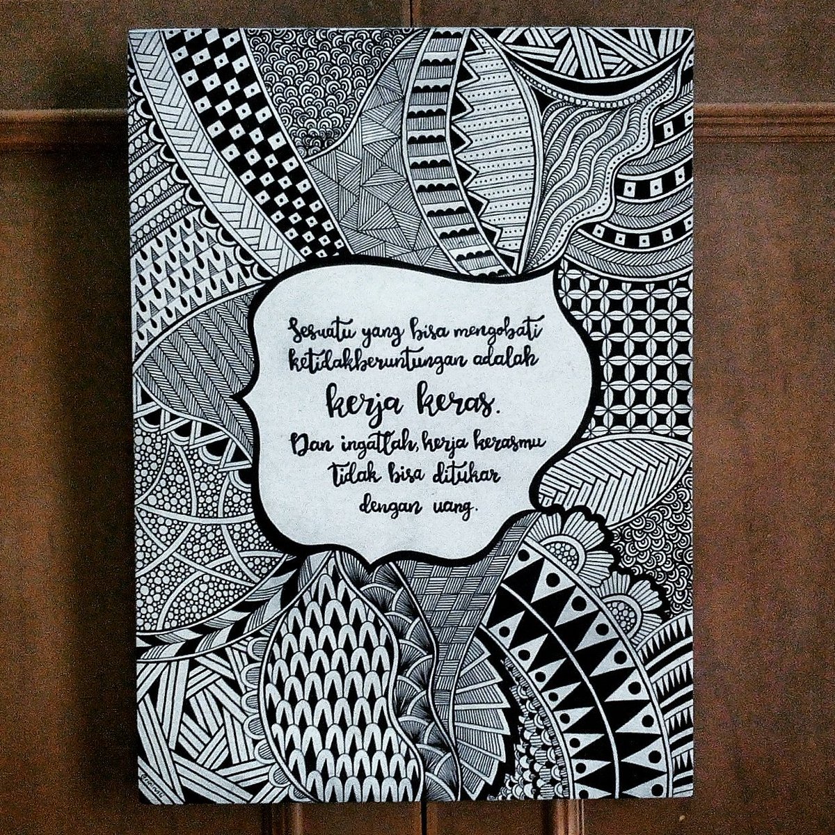 RiniRRusli's tweet photo. Doodle on wood.

#RinRusDoodleArt #WoodArt #walldecor #wallhanging #kadounik #handmade #madebyorder https://t.co/4iet2riDWz