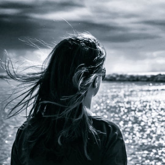Islah_72's tweet photo. Te extraño, frente la inmensidad del mar, porque así de profundos son mis sentimientos; la brisa,tu caricia, sal de tus labios que necesito. https://t.co/2DVUUH7vwE