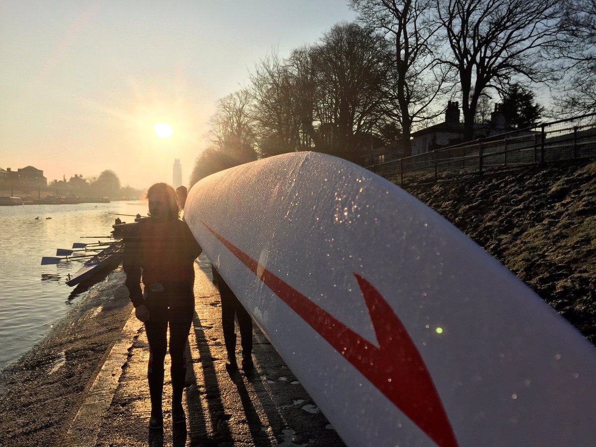 DMURowing's tweet photo. A chilly race day, with ice on the boats, for our seniors at @BostonRowingUK as we load up to BUCS Head #RowforDMU @dmuleicester @DMUVC https://t.co/87oXcKCyKK
