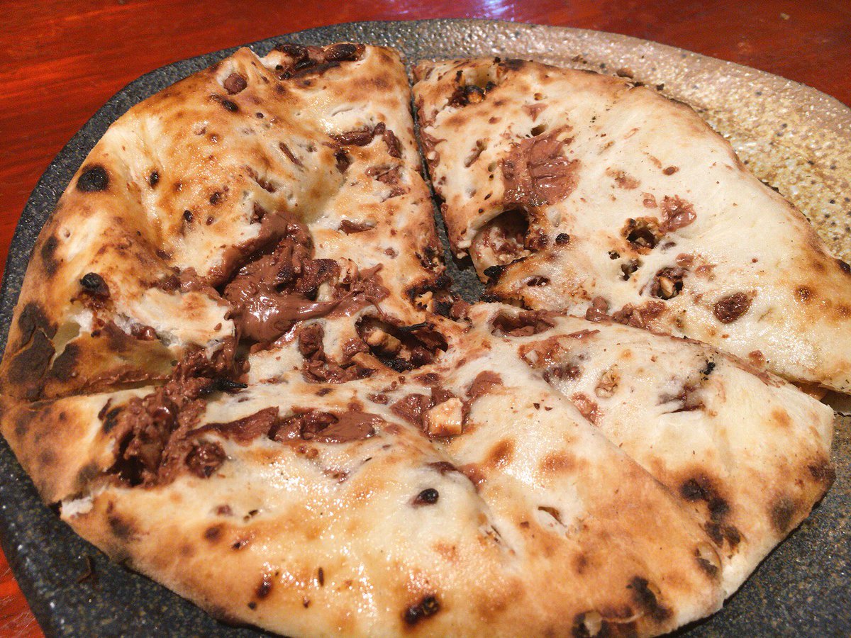 孤独のグルメ情報 非公式アカウント 番組メニューの チーズクルチャ 650円 ハチミツが効いた ゴルゴンゾーラクルチャ 750円 カレー味の キーマクルチャ 750円 そしてデザートの チョコナッツクルチャ 600円 とクルチャ4兄弟がそろい踏み