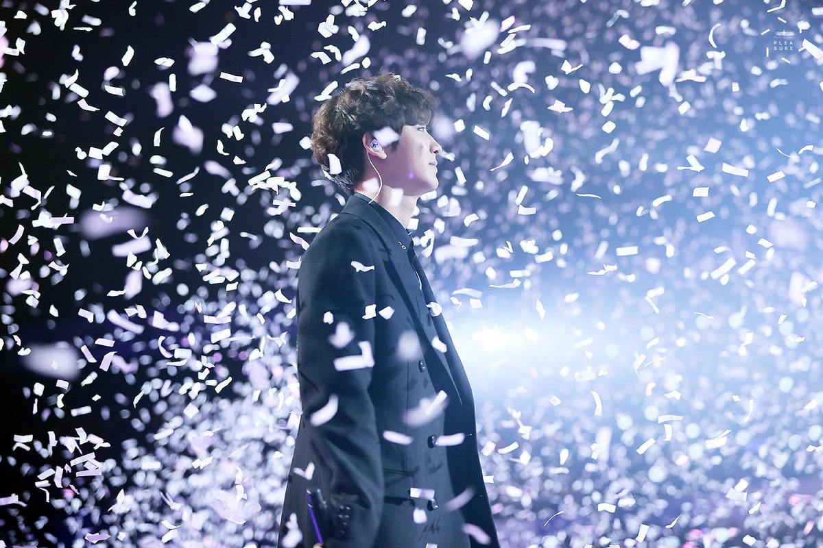 jhnnct's tweet photo. @yeojyf @GLX_KSG94 @GLX_Jongin94 @GLX_Chaeeun89 @GLX_BBH92 #APGenreDay hai gua chanyeol gua suka musik rock https://t.co/Hnp3Vm5TQG