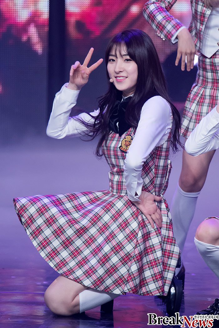 WJSN_INA's tweet photo. 170122 #우주소녀 #은서 Eunseo @ Show Champion ep.212 https://t.co/T1ODyFqPOM