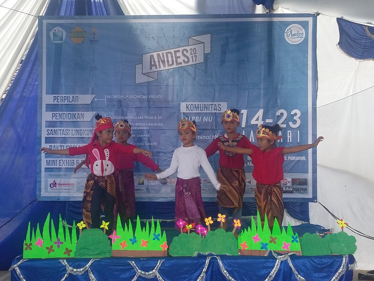andeschapter2's tweet photo. Penampilan Tari Kupu-Kupu oleh adik-adik PAUD https://t.co/6oJcV5lc3K