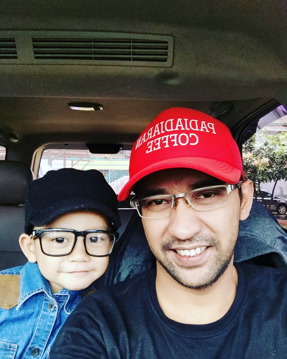 erinriswanto's tweet photo. exis bareng si jalu... https://t.co/cPvq614gki