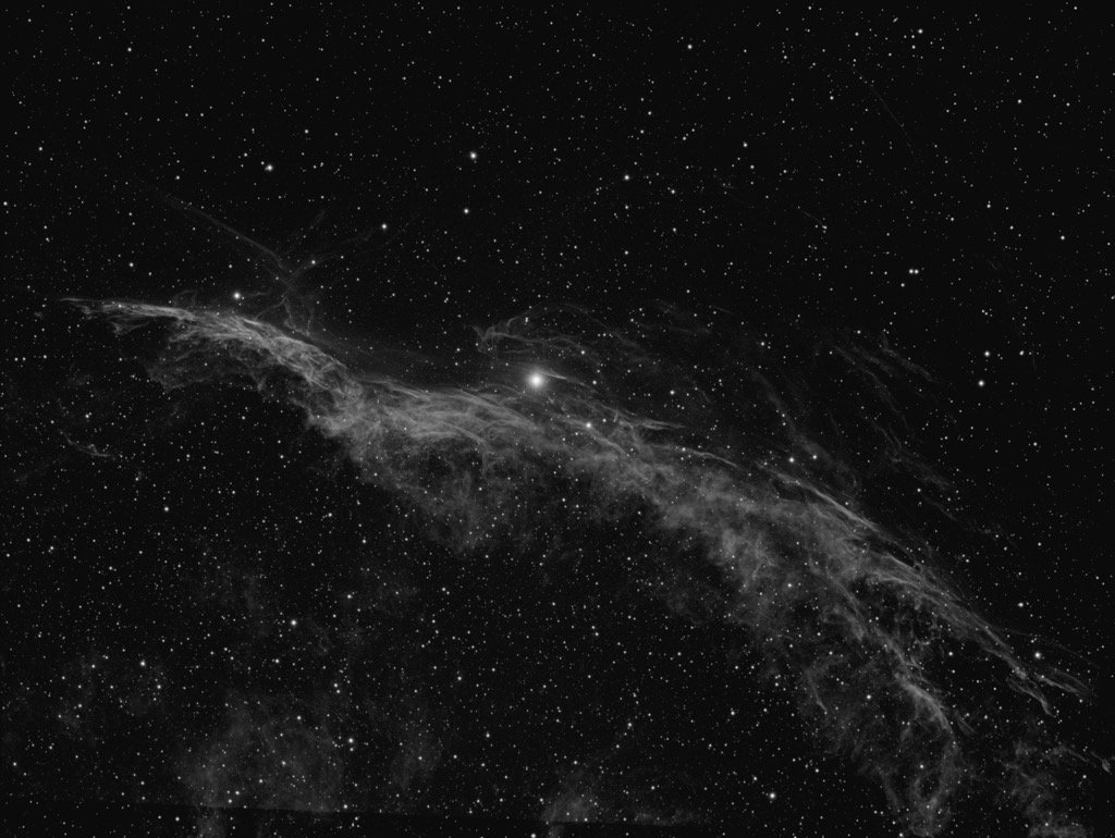 grjs's tweet image. Western Veil Nebula shot with my AP130 EDFGT refractor &amp;amp; a 3nm Ha filter in an urban area. Total exp time ~25hrs.
