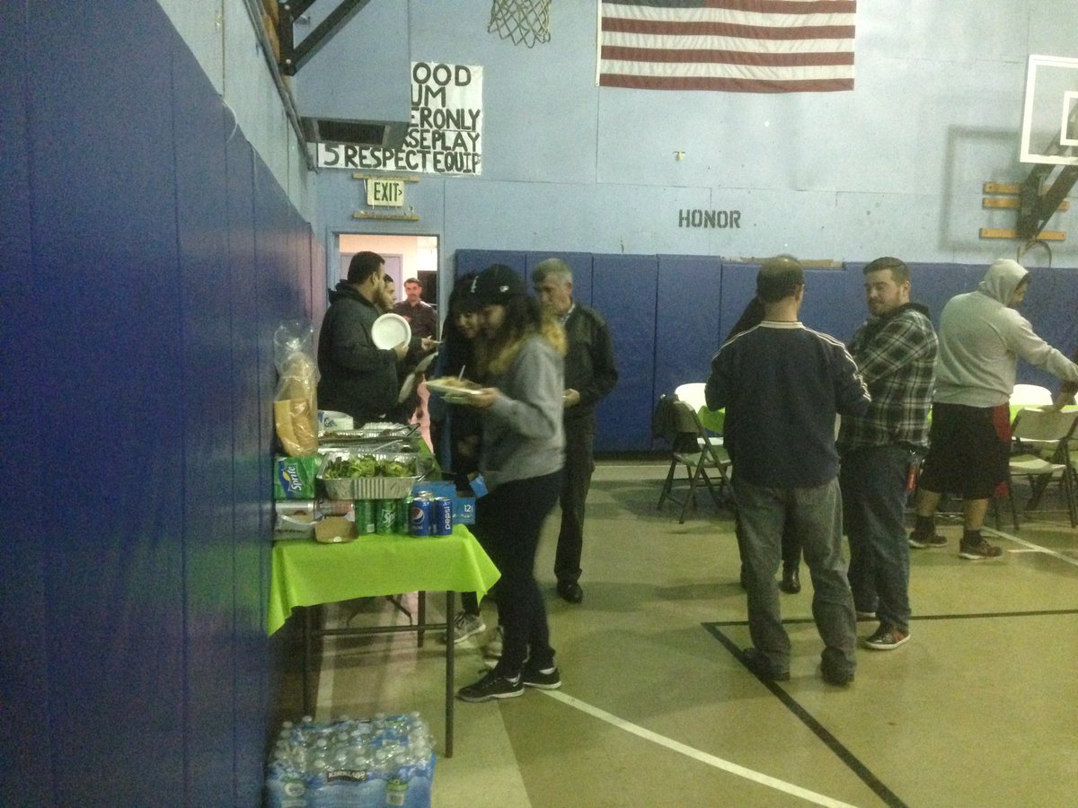 MagnoliaAlumni's tweet image. Last volleyball with Nick! Many of our members were ready to give him the best farewell. Good bye! @msa1reseda @MagnoliaSchools @RoboMsa1