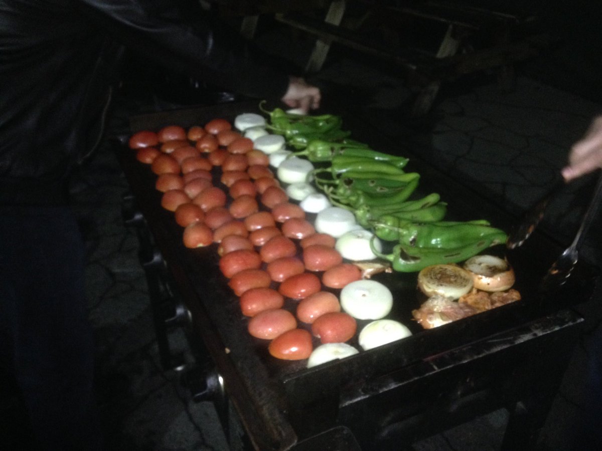 MagnoliaAlumni's tweet image. Last volleyball with Nick! Many of our members were ready to give him the best farewell. Good bye! @msa1reseda @MagnoliaSchools @RoboMsa1