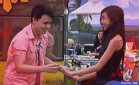 MMEofc's tweet photo. Anong favorite line mo na sinabi ni @Barber_Edward_ sa prinsesa natin? :)

QRT with the tag
We will RT your answer :)

EDWARD FarAwayFromYou https://t.co/bJ3C6TZija