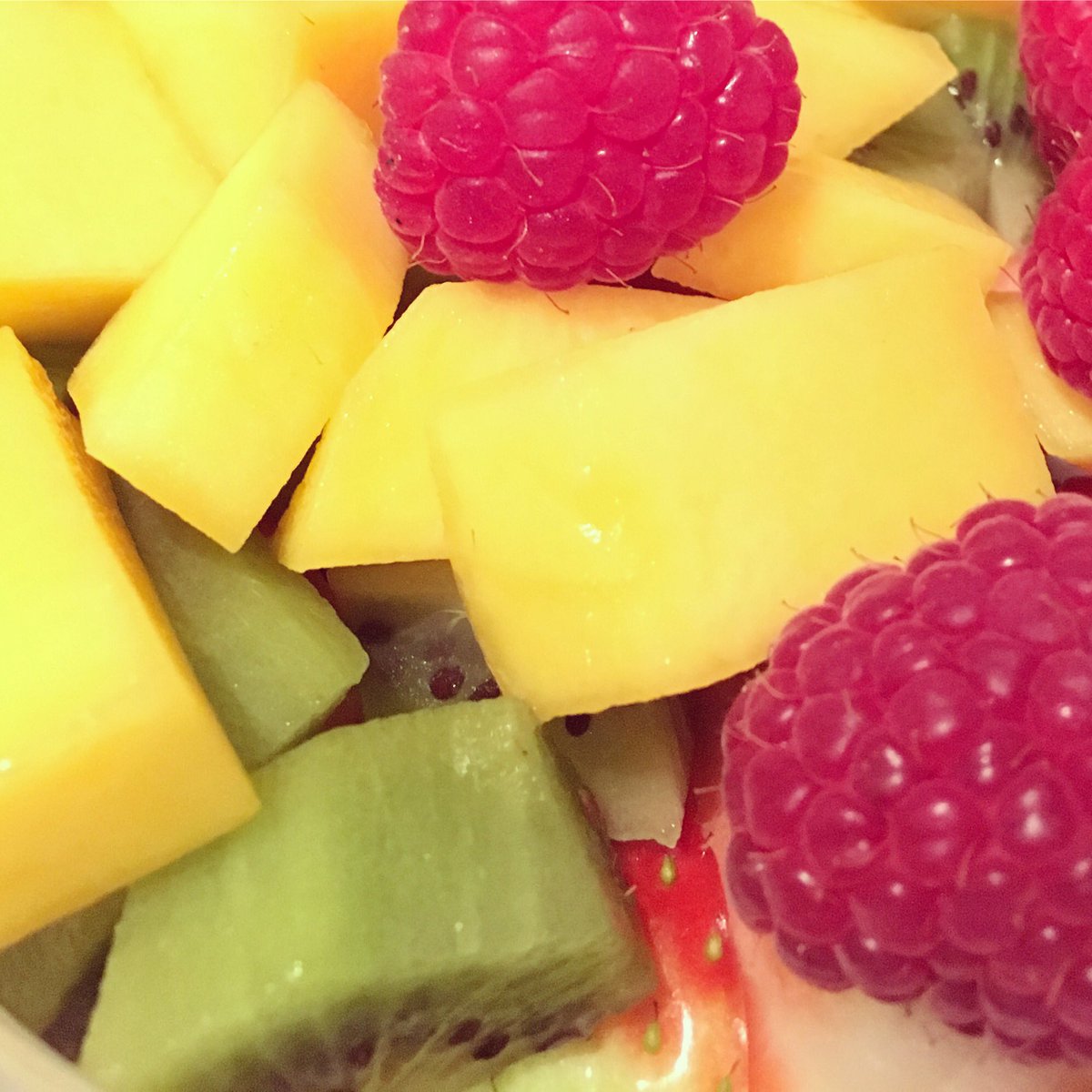 S_la_Parisienne's tweet photo. Bon dimanche en couleur :) #fruitsdujour #brunch https://t.co/5N2KwQqD0y