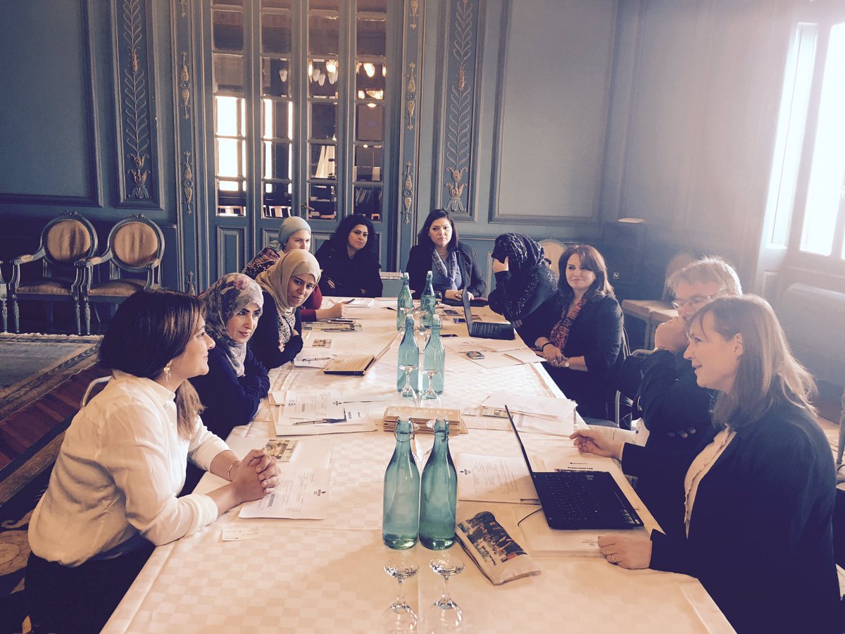 SwedAlexOrg's tweet photo. Welcome #ProjectionLab w.@Operation1325 &amp; women peacemakers #Lebanon #Palestine #Iraq #Egypt #Yemen on #whomakesthenews #morewomenmorepeace https://t.co/e2NB5xMqeC