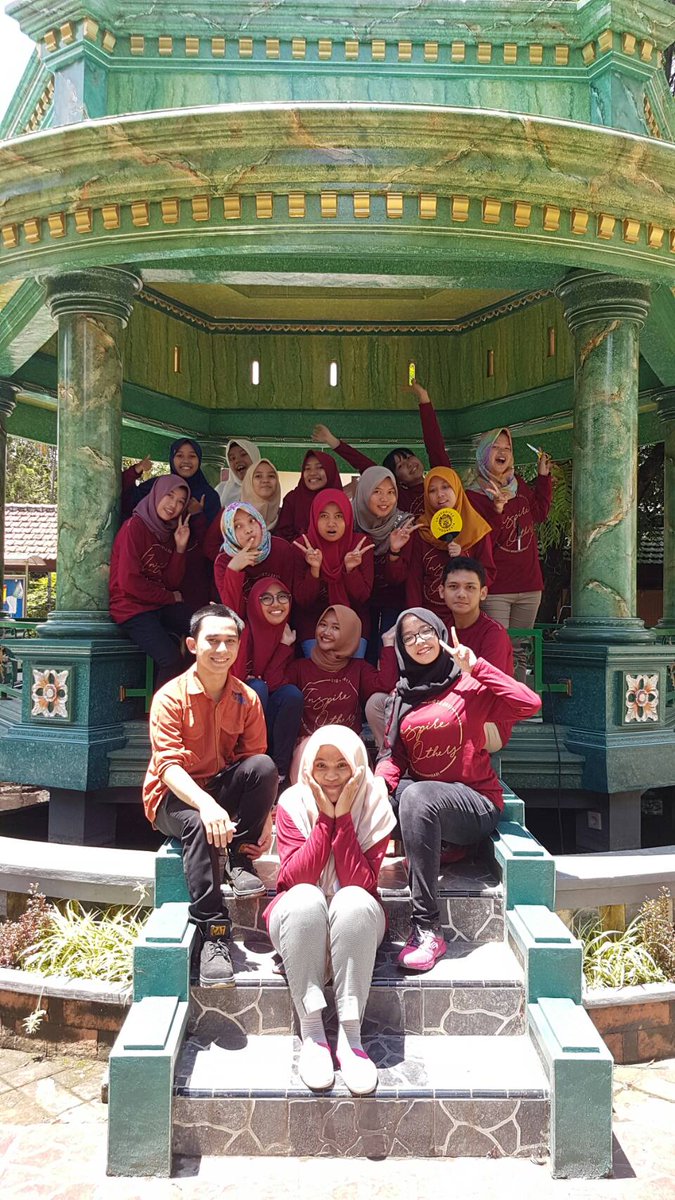 Terimakasih kepada seluruh panitia dan pengawas serta pihak pihak yang telah mendukung kegiatan UIGTJ 2017 :)
#indosatooredo#ssc #jayaprinto