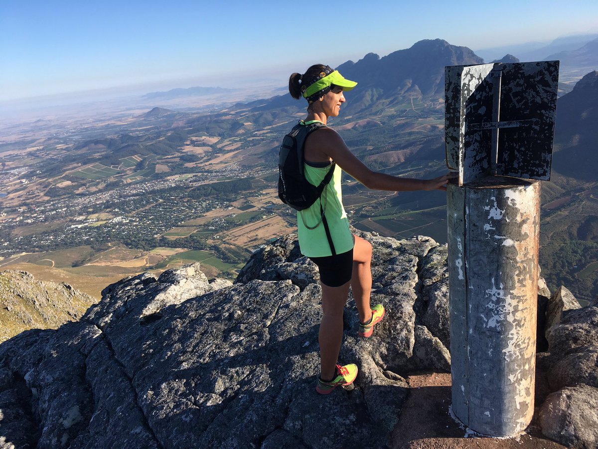 corlileonard's tweet photo. Rewarding to get up before the sun to run these incredible trails!#asics #gelfujilyte shoes never disappoint! #wantitmore #ASICSfrontrunner https://t.co/gADni6nc0H