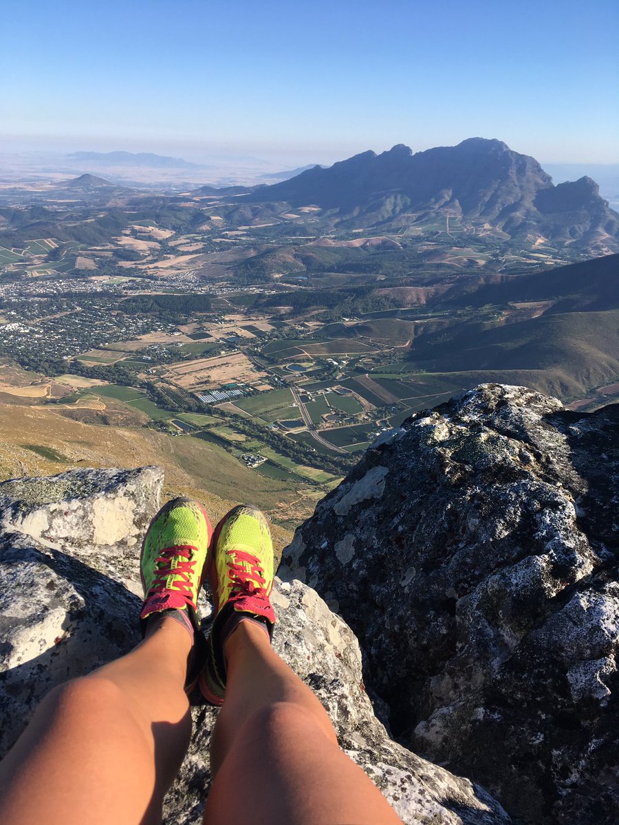 corlileonard's tweet photo. Rewarding to get up before the sun to run these incredible trails!#asics #gelfujilyte shoes never disappoint! #wantitmore #ASICSfrontrunner https://t.co/gADni6nc0H