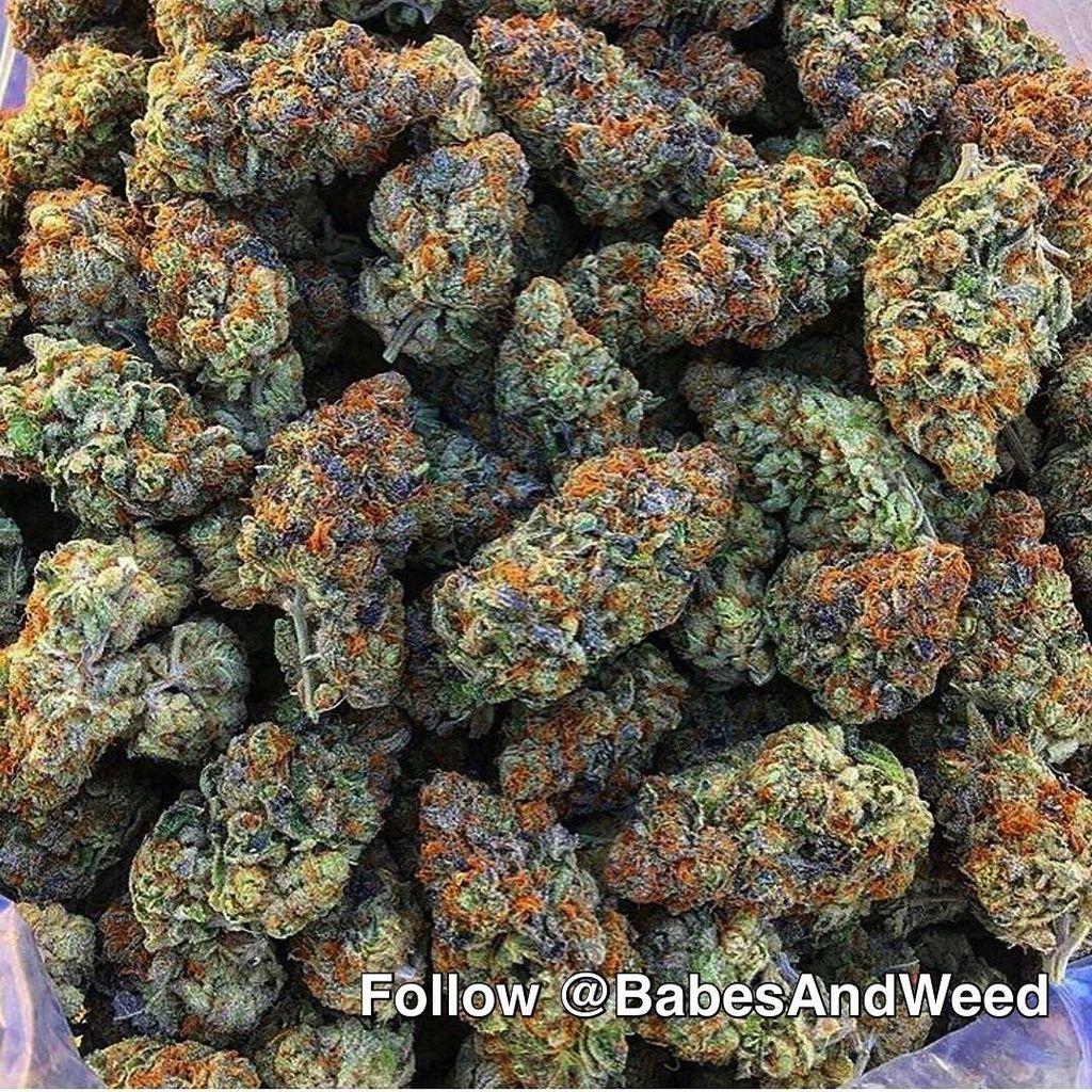 WeedAndBabes's tweet photo. Good stuff =) #kushdreams #maryjane #mj #thc #highlife https://t.co/9w2ppiypmC https://t.co/kOqVTXyI47