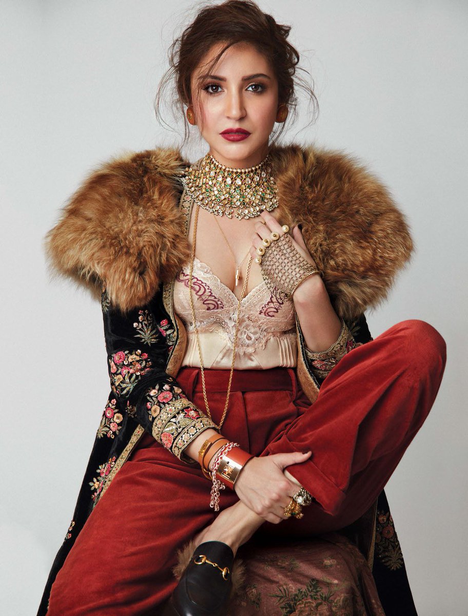 DesiBeauties's tweet photo. .@AnushkaSharma 😍 https://t.co/77pgDY61um