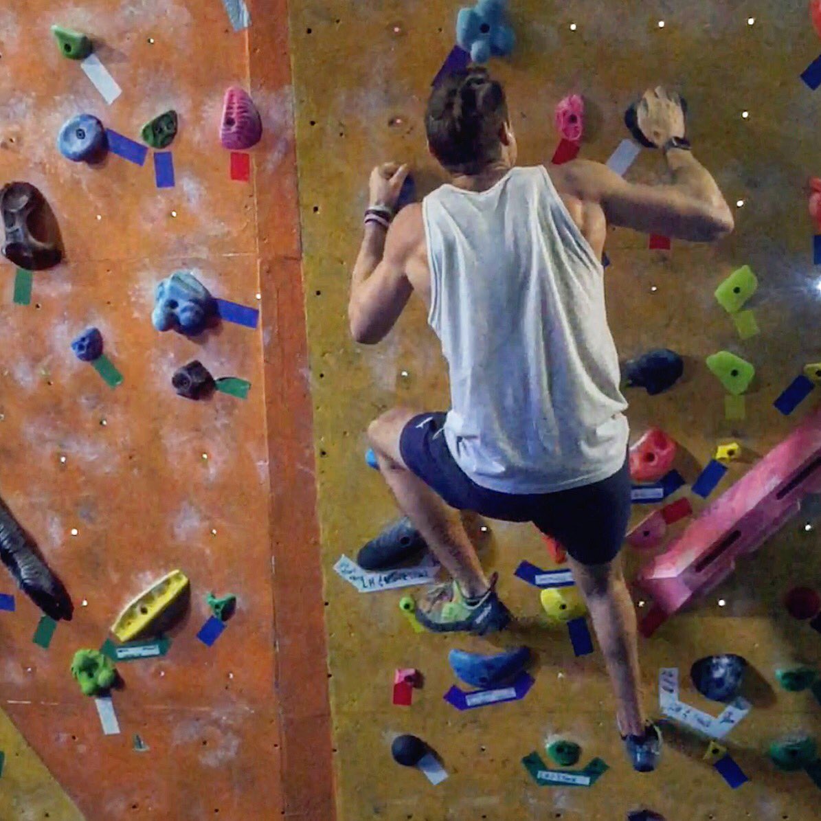 UR7sSASports's tweet photo. Each weekend @UR7s doyen becomes more hipster/adventure sports. Burwell spotted with top knot on a climbing wall! #R7A #capetown https://t.co/EJgPM1ogEb