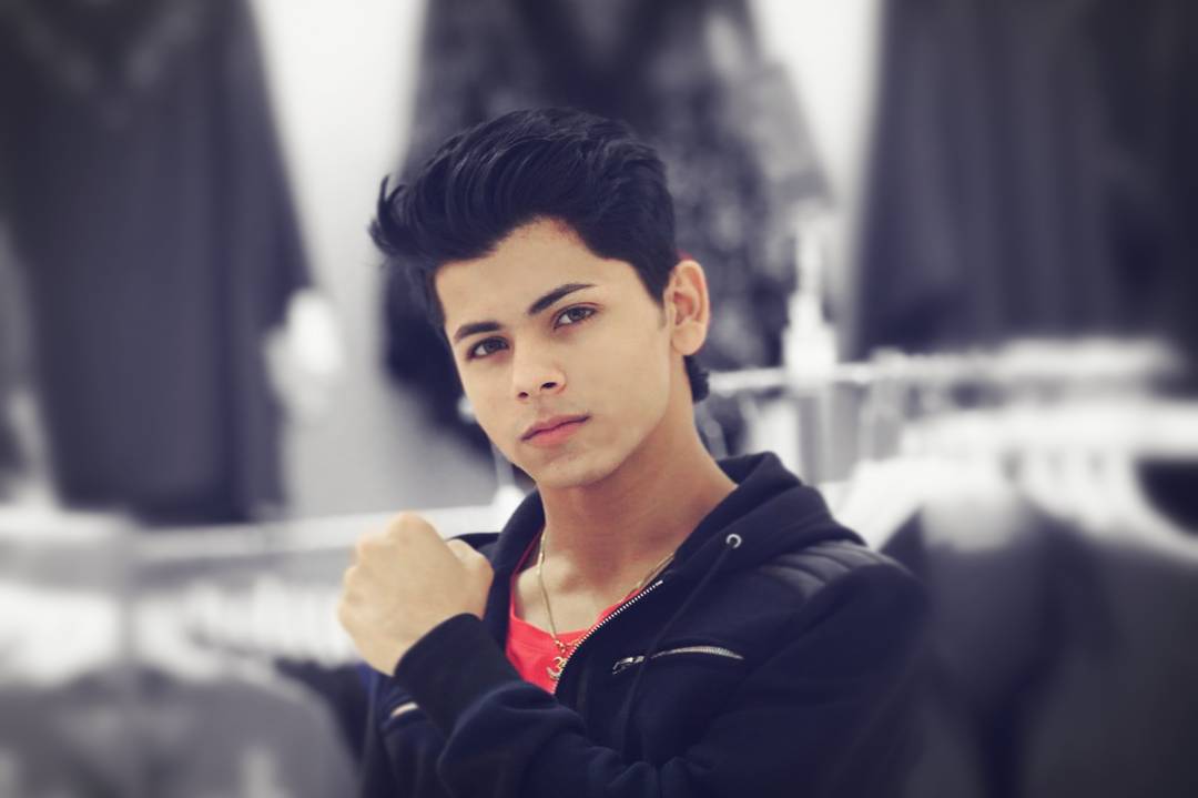 Siddharth Nigam (@siddnigam_off) on Twitter photo 
