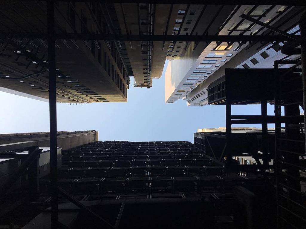 mndfame's tweet photo. Life on lower levels. #lookup https://t.co/WzOmQmsWNc https://t.co/kfGHm5Lq4Y