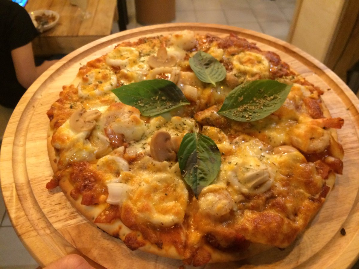 Erislynx's tweet photo. อร่อย!!! มาแดก!! มาเถอะกูไหว้หละ #sweetchill salaya https://t.co/XHwUaT7Mz1