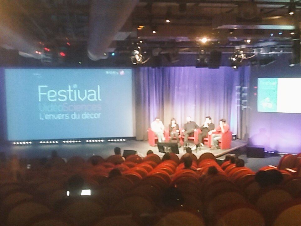 Sciencecomptoir's tweet photo. Le documentaire de @veritasium a aidé à convaincre @ARTEfr qu'un docu par @dirtybiology pouvait être une joyeuse bonne idée #FVS2017 #YTpro https://t.co/hDFHO7PNCz