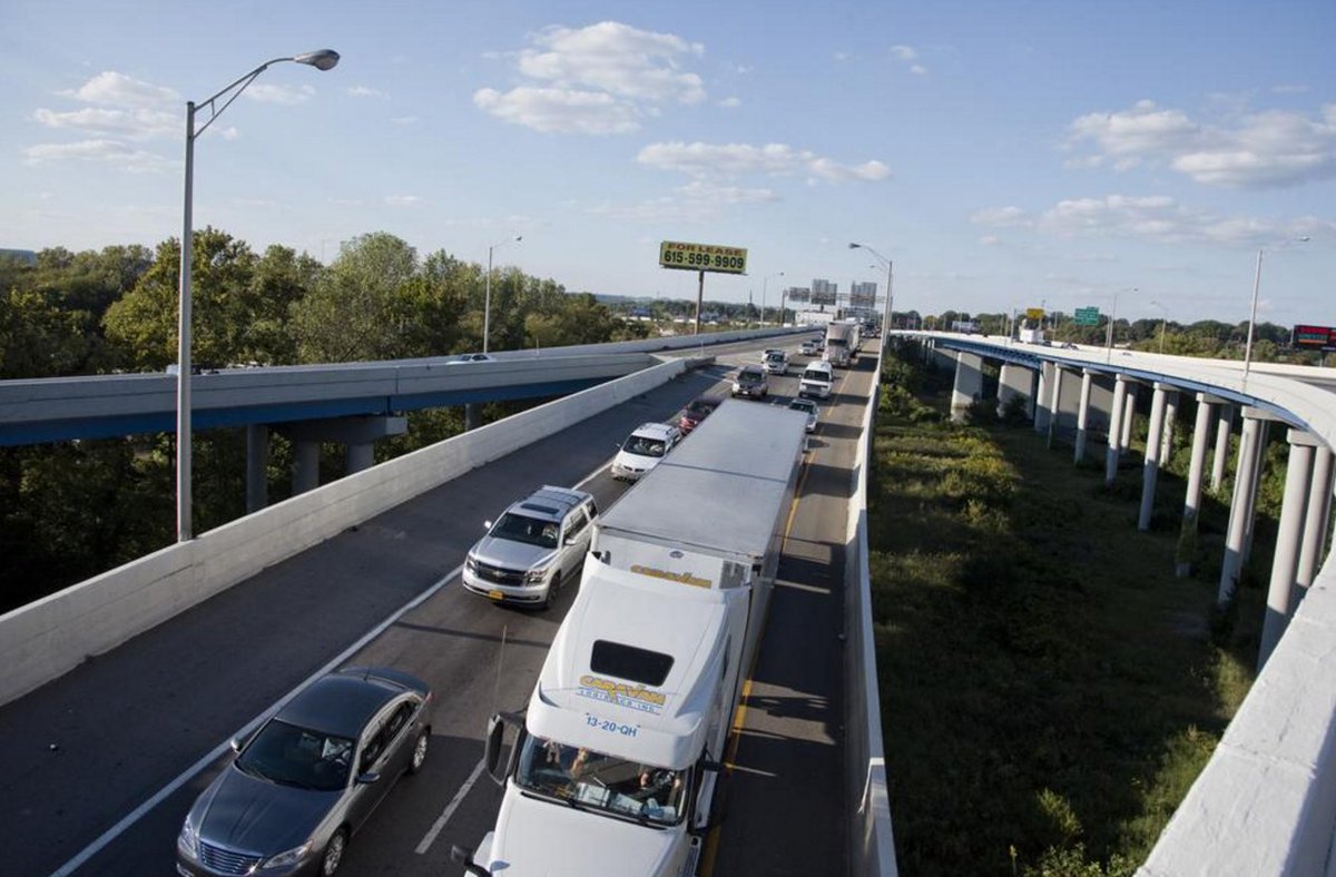 Here's when Middle Tennessee could break ground on mass transit, according to Moving Forward bizj.us/1p0ttt