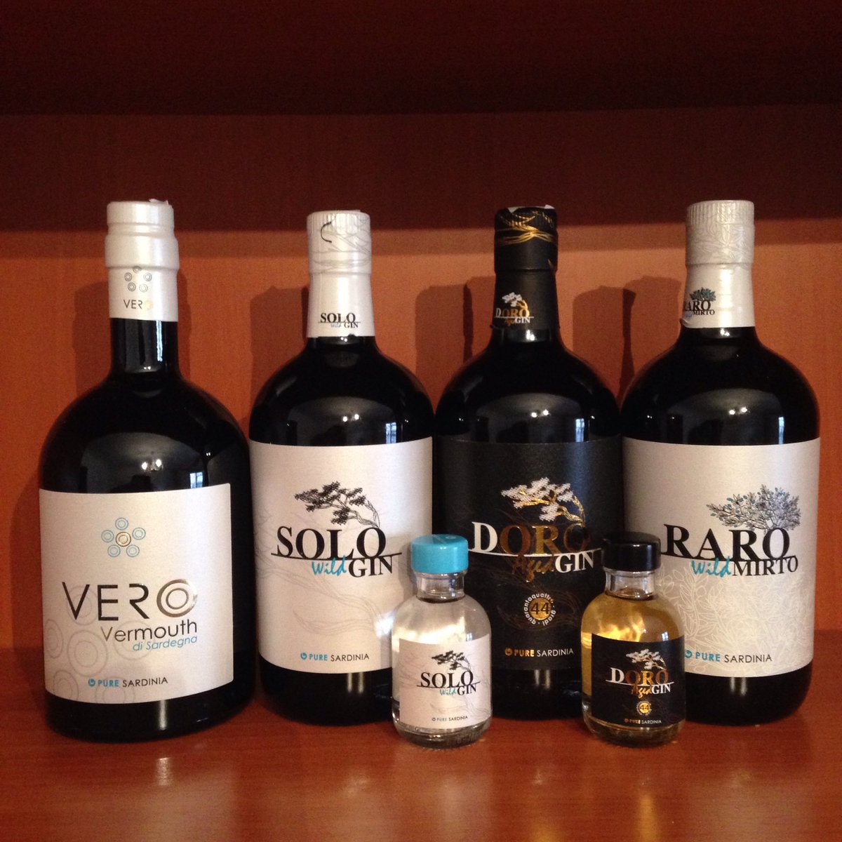 Conociendo el portfolio de #PureSardinia proveniente de la isla de Cerdeña en Italia. Carácter Mediterráneo #ginlovers