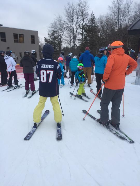 VaughnClark1's tweet photo. Gronkowski carving turns at Sunday River. GO PATS! https://t.co/EfMVtJ0j8c