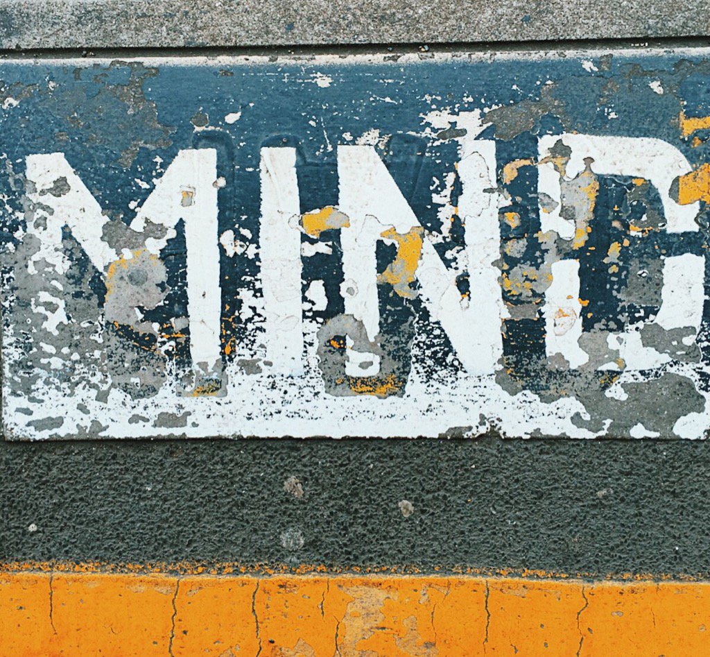 andybutlernet's tweet image. MIND the gap, Piccadilly Station, Manchester  #FontSunday @DesignMuseum