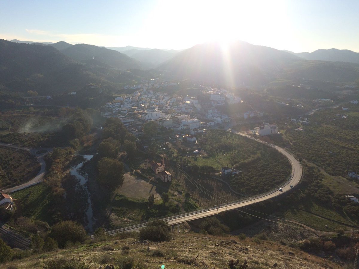 malagaesgenial's tweet photo. Buenos días! Hoy visitamos la localidad de Álora, te apuntas? Feliz Domingo #MalagaesEncantadora https://t.co/kQkaRpwBWR