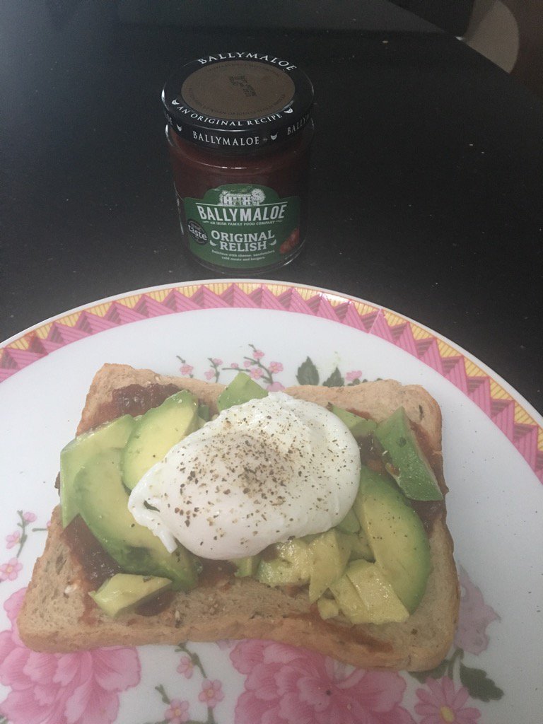 Snooples1's tweet photo. Nothing better than @BallymaloeRelis with poached egg and avocado #tasty https://t.co/OFtK0RX8zy