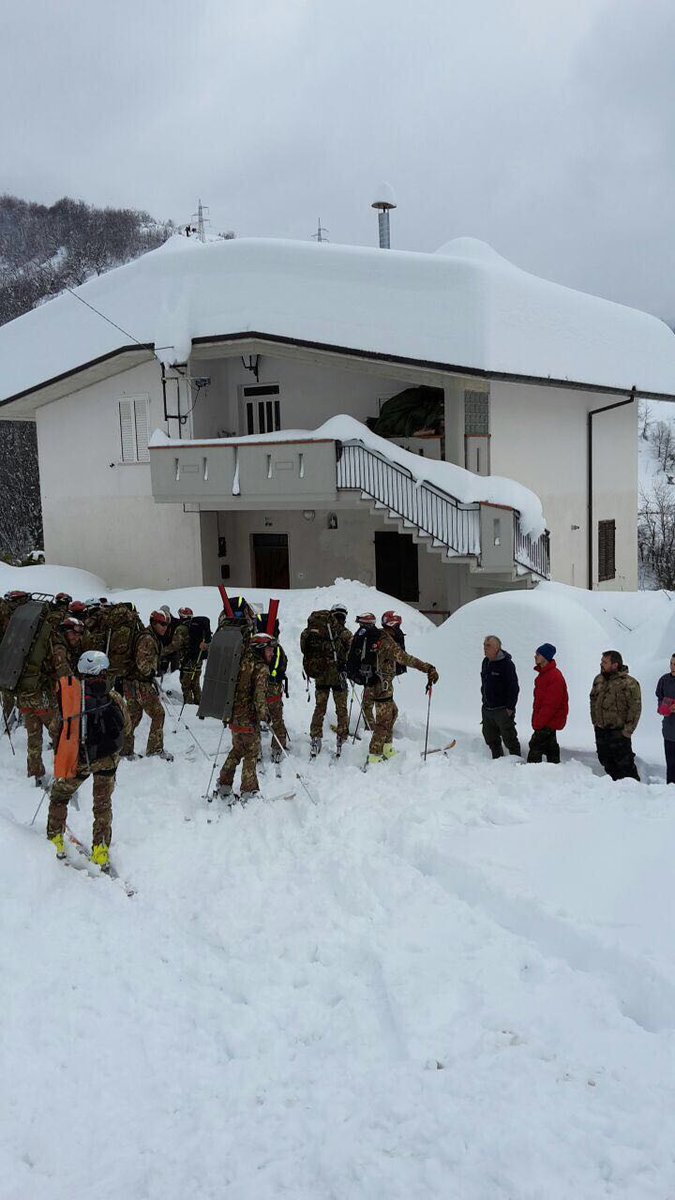 Roberta Pinotti (@robertapinotti) on Twitter photo Prosegue l'impegno delle Forze Armate nei luoghi colpiti da sisma e maltempo. L'ultimo aggiornamento di <a href="/SM_Difesa/">Forze Armate StatoMaggioreDifesa</a>: goo.gl/Xlwd51 Prosegue l'impegno delle Forze Armate nei luoghi colpiti da sisma e maltempo. L'ultimo aggiornamento di <a href="/SM_Difesa/">Forze Armate StatoMaggioreDifesa</a>: goo.gl/Xlwd51