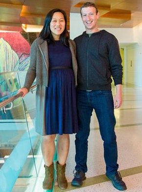 ちゃあるず A Twitter フェイスブック ｃｅｏ マーク ザッカーバーグ と 妻 プリシラ チャンです 普通 彼のような大富豪の元には財産目当ての女性が 多く寄ってくるはずです しかし彼は同じハーバード大学の学生だった 彼女と交際を続け愛を貫き結婚したの