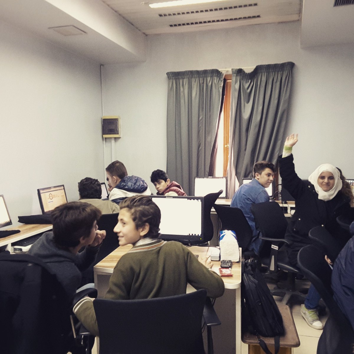 UnfpaSyria's tweet photo. When #girls learn how to #code, they become more active and confident of themselves #LetGirlsCode #GWC #ChangeMakers @UnfpaSyria @UN4Youth https://t.co/L3n8ifvhzG