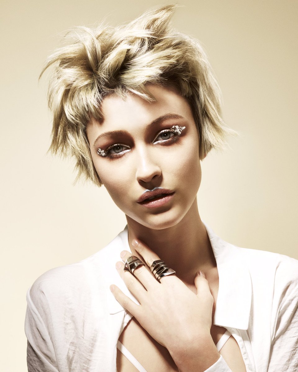 #regram #precisioncut by @tracisak_hair #sassoon #sassoonacademy Short hair styl