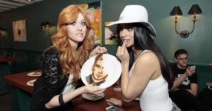 BrasilClizzy's tweet photo. [Retrospectiva] @EmeraudeToubia e @Kat_McNamara no #FreeformLaunch em 2016!! https://t.co/nJmIsuzLSA