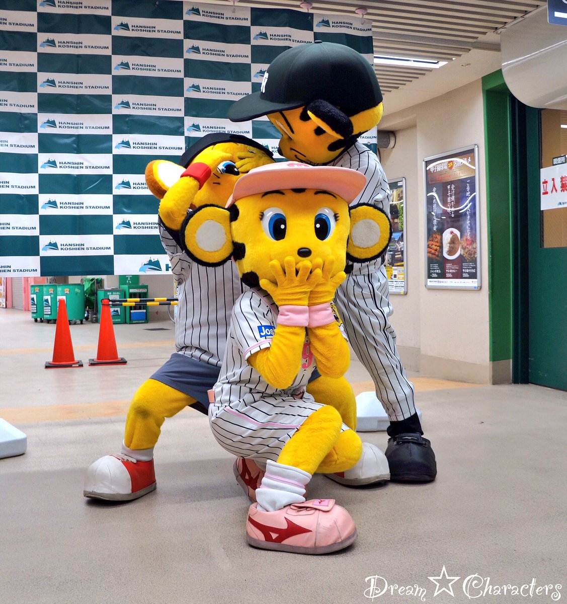 トラッキーとキー太が後ろでわきゃわきゃしてる中でラッキーちゃんが