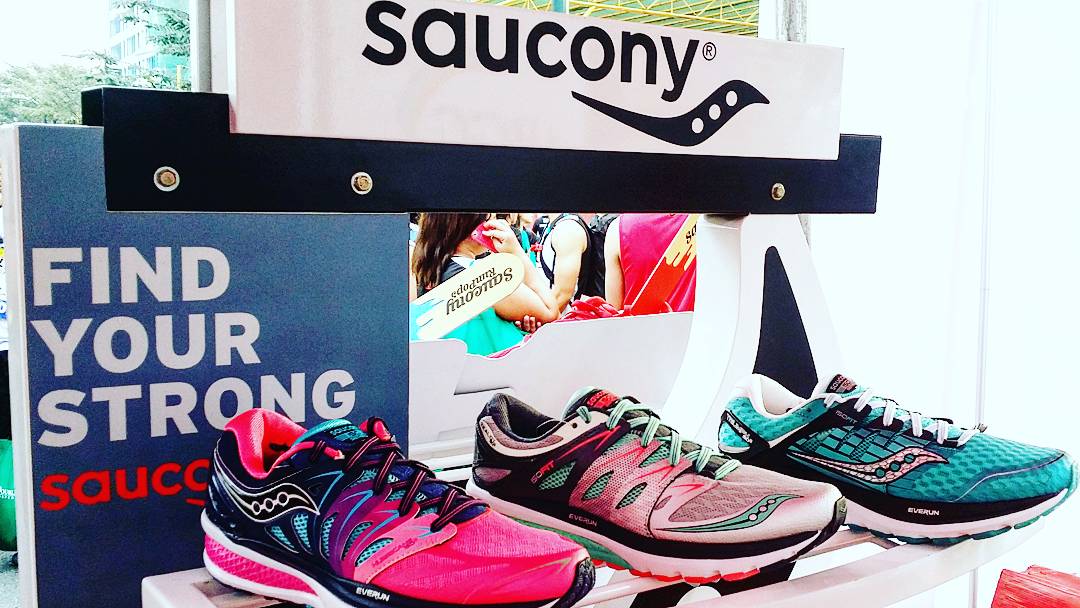 SauconyPH's tweet photo. Award-winning footwear for all the strong women out there. #FindYourStrong
#HurricaneISO2 #ZealotISO2 #TriumphISO2 https://t.co/pyw8APm256